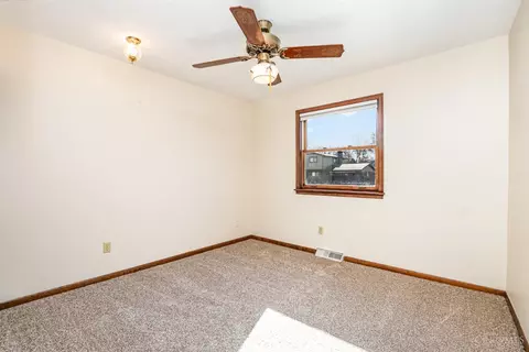 Bedroom - 694 Buff Ct, Cincinnati, OH 45231 photo 3 of 6