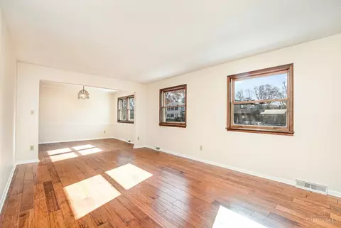 Living - 694 Buff Ct, Cincinnati, OH 45231 photo 1 of 4