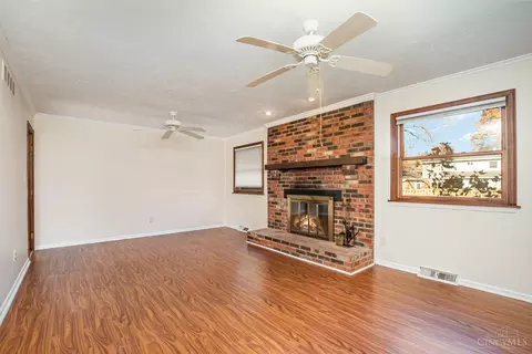 Living - 694 Buff Ct, Cincinnati, OH 45231 photo 4 of 4