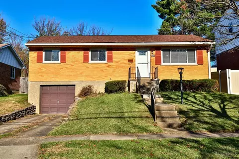 1308 Meadowbright Ln, Cincinnati, OH 45230