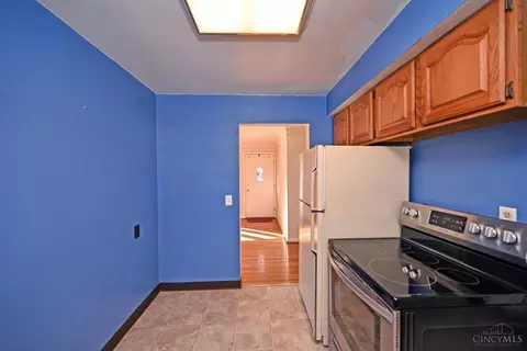 Kitchen - 796 Kenray Ct, Reading, OH 45215 photo 4 of 5