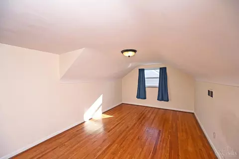 Bedroom - 796 Kenray Ct, Reading, OH 45215 photo 6 of 10
