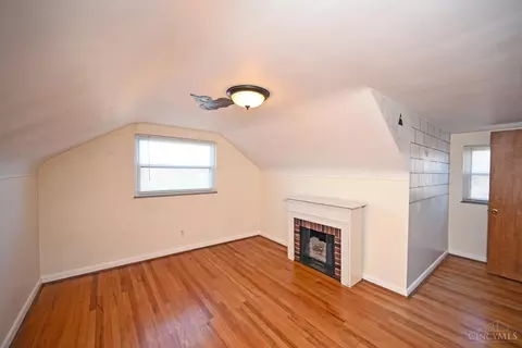 Bedroom - 796 Kenray Ct, Reading, OH 45215 photo 9 of 10
