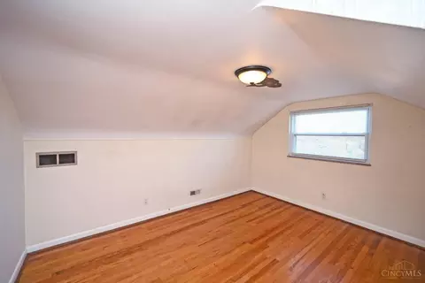 Bedroom - 796 Kenray Ct, Reading, OH 45215 photo 8 of 10