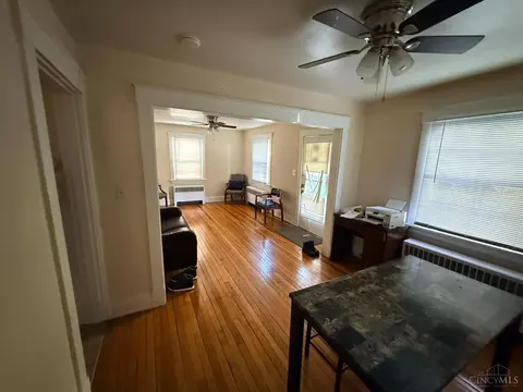 Living - 2911 Maisel Dr, Cincinnati, OH 45220 photo 3 of 5