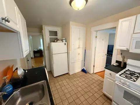 Kitchen - 2911 Maisel Dr, Cincinnati, OH 45220 photo 3 of 3