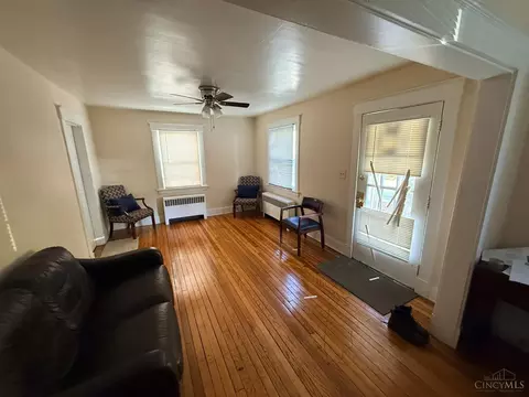 Living - 2911 Maisel Dr, Cincinnati, OH 45220 photo 2 of 5