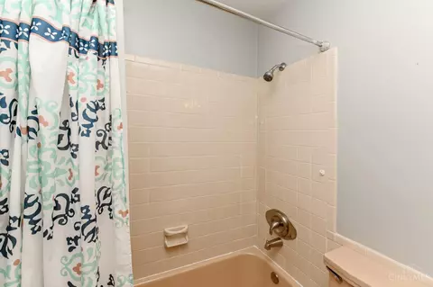 8543 Foxcroft Dr, Cincinnati, OH 45231 photo 18
