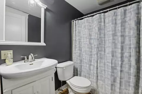 Bath - 4307 Eighth St, Cincinnati, OH 45205 photo 1 of 2