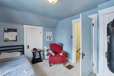 Bedroom - 4307 Eighth St, Cincinnati, OH 45205 photo 4 of 8