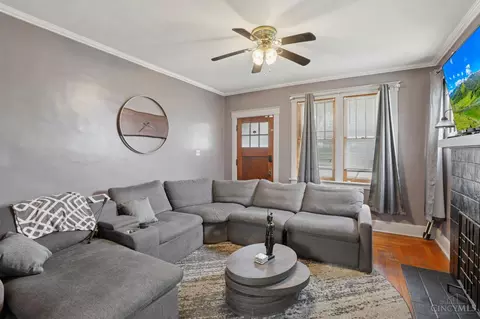 Living - 4307 Eighth St, Cincinnati, OH 45205 photo 3 of 5