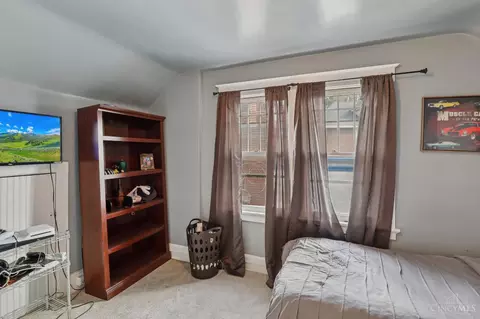 Bedroom - 4307 Eighth St, Cincinnati, OH 45205 photo 5 of 8