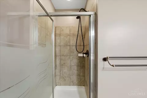 Bath - 2525 Millennium Pl, Cincinnati, OH 45211 photo 5 of 9