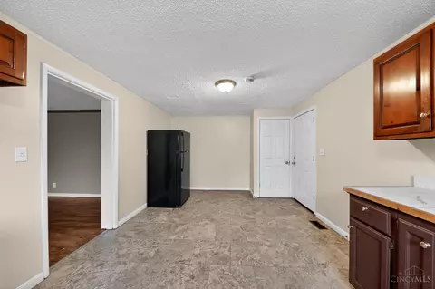 Entry Way - 8579 Daly Rd, Cincinnati, OH 45231 photo 2 of 2
