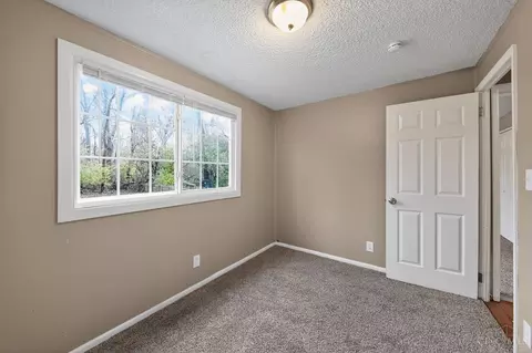 Bedroom - 8579 Daly Rd, Cincinnati, OH 45231 photo 5 of 10