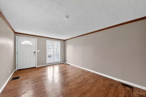 Living - 8579 Daly Rd, Cincinnati, OH 45231 photo 2 of 2