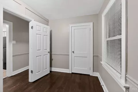 Bedroom - 1501 Summit Rd, Cincinnati, OH 45237 photo 2 of 4