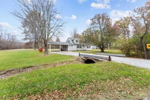 2017 Maple Grove Rd, Mount Orab, OH 45154 photo 2