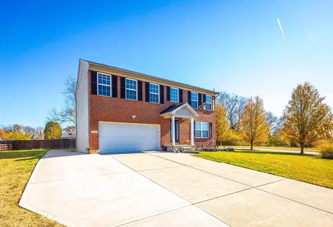 2730 Fairfield Ridge Dr, Hamilton, OH 45011