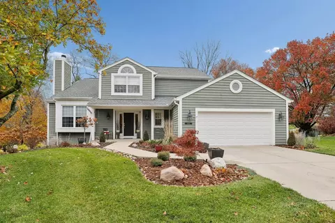 9850 Village View Ct, Blue Ash, OH 45241