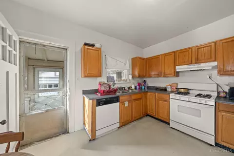 Kitchen - 3317 Trimble Ave, Cincinnati, OH 45207 photo 2 of 3
