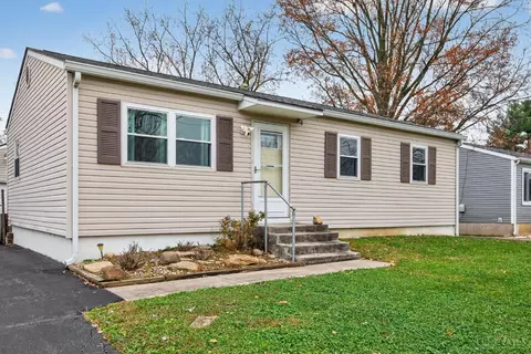 Exterior - 464 Glenrose Ln, Cincinnati, OH 45244 photo 2 of 13