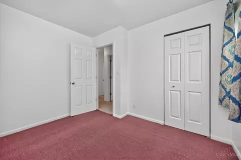 Bedroom - 464 Glenrose Ln, Cincinnati, OH 45244 photo 7 of 9