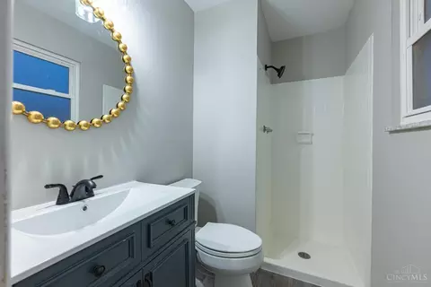 Bath - 580 Bessinger Dr, Forest Park, OH 45240 photo 3 of 4