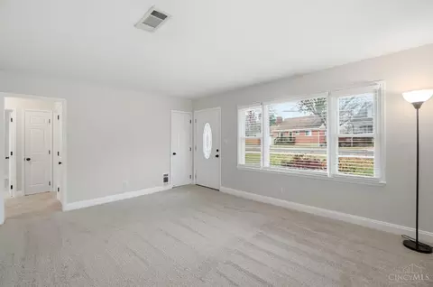 4582 Cooper Rd, Blue Ash, OH 45242 photo 5