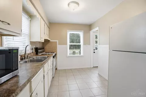 4582 Cooper Rd, Blue Ash, OH 45242 photo 8