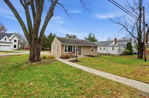 4582 Cooper Rd, Blue Ash, OH 45242 photo 2