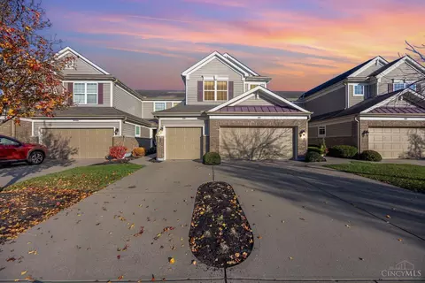 8060 Bridge Point Dr, Cincinnati, OH 45248 photo 2