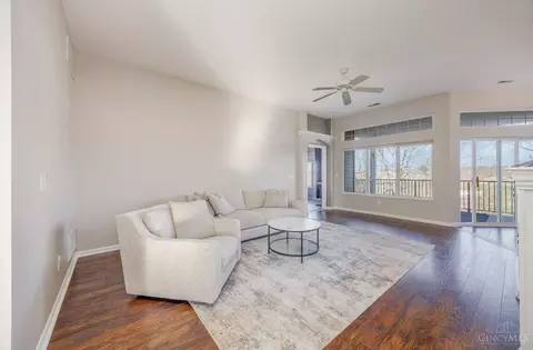 8060 Bridge Point Dr, Cincinnati, OH 45248 photo 5
