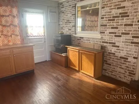 Entry Way - 1533 Corcoran Pl, North College Hill, OH 45224 photo 1 of 1