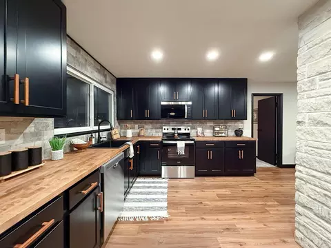Kitchen - 11131 Hanover Rd, Forest Park, OH 45240 photo 2 of 6