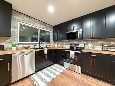 Kitchen - 11131 Hanover Rd, Forest Park, OH 45240 photo 3 of 6