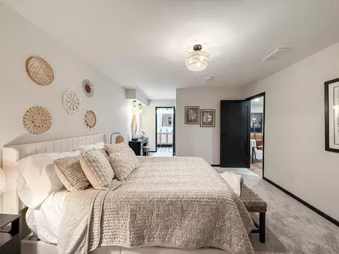 Bedroom - 11131 Hanover Rd, Forest Park, OH 45240 photo 1 of 6
