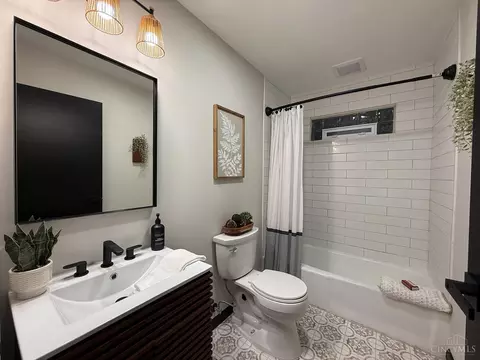 Bath - 11131 Hanover Rd, Forest Park, OH 45240 photo 3 of 4