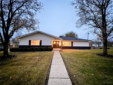 11131 Hanover Rd, Forest Park, OH 45240