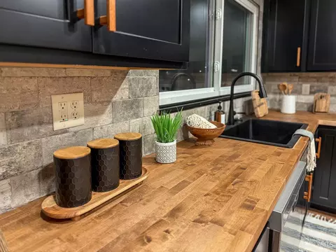 Kitchen - 11131 Hanover Rd, Forest Park, OH 45240 photo 4 of 6