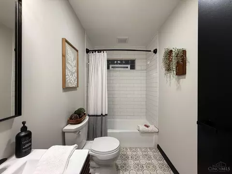 Bath - 11131 Hanover Rd, Forest Park, OH 45240 photo 4 of 4