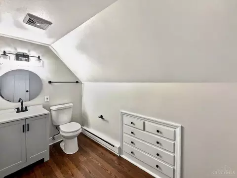 Bath - 6251 Elbrook Ave, Golf Manor, OH 45237 photo 4 of 4