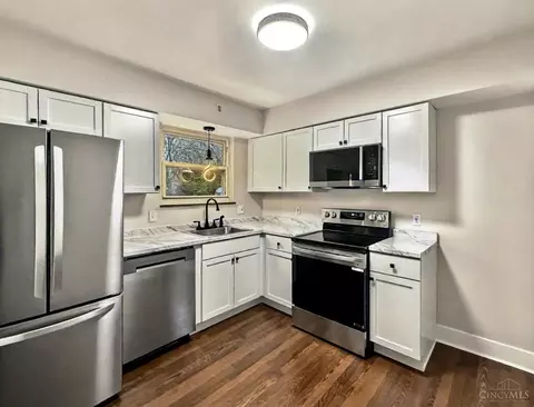 Kitchen - 6251 Elbrook Ave, Golf Manor, OH 45237 photo 1 of 1