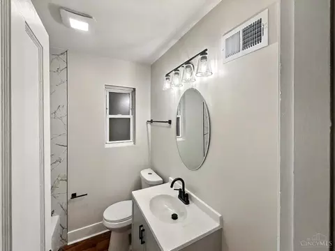 Bath - 6251 Elbrook Ave, Golf Manor, OH 45237 photo 1 of 4