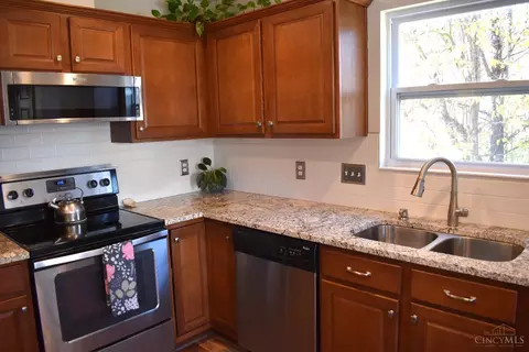 Kitchen - 6270 Pine Cv, Morrow, OH 45152 photo 3 of 3
