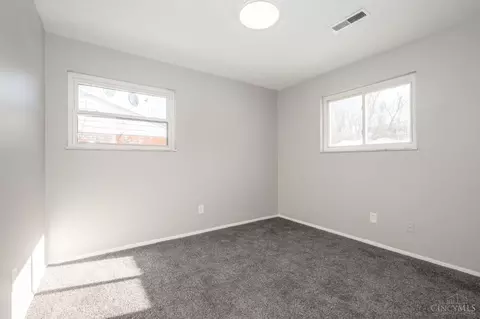 Bedroom - 1405 Meredith Dr, Cincinnati, OH 45231 photo 8 of 11