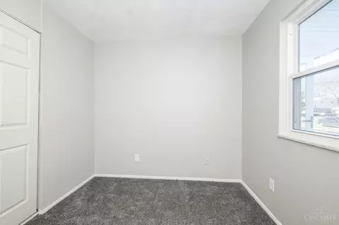 Bedroom - 1405 Meredith Dr, Cincinnati, OH 45231 photo 2 of 11