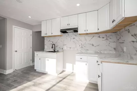 Kitchen - 1405 Meredith Dr, Cincinnati, OH 45231 photo 1 of 2