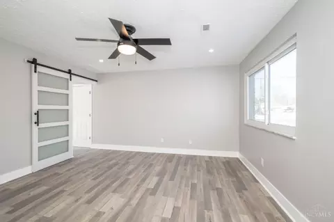 Living - 1405 Meredith Dr, Cincinnati, OH 45231 photo 3 of 4
