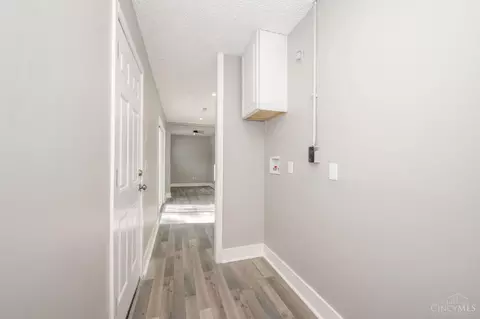 Entry Way - 1405 Meredith Dr, Cincinnati, OH 45231 photo 4 of 4